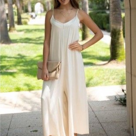 NWT, Italian V-neck Jumpsuit by Venti6 in beige, size L - Picture 1 of 2